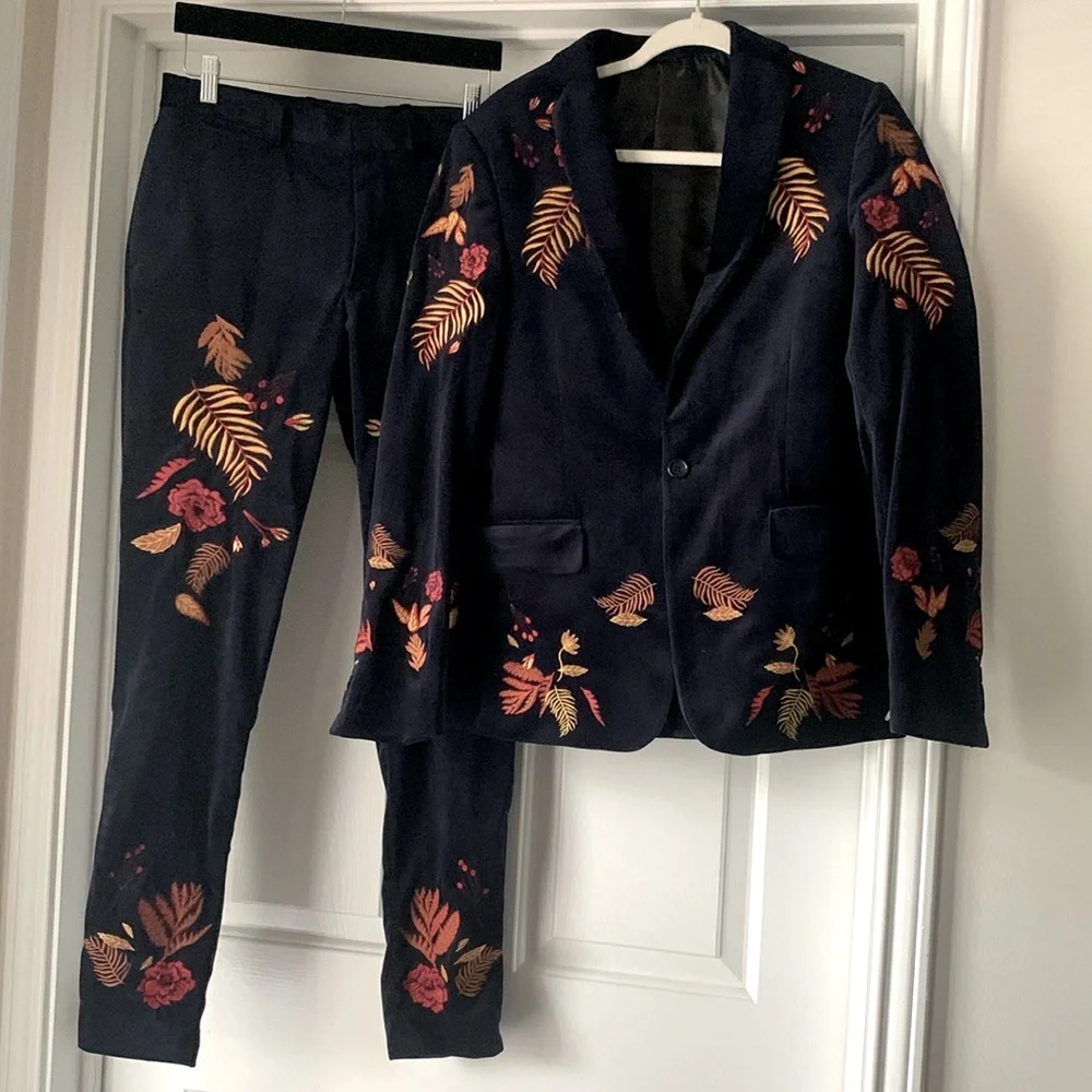 ASOS Men 2pc Blue Velvet Suit Personalized Floral Embroidered Lapel Designer - Picture 4 of 16